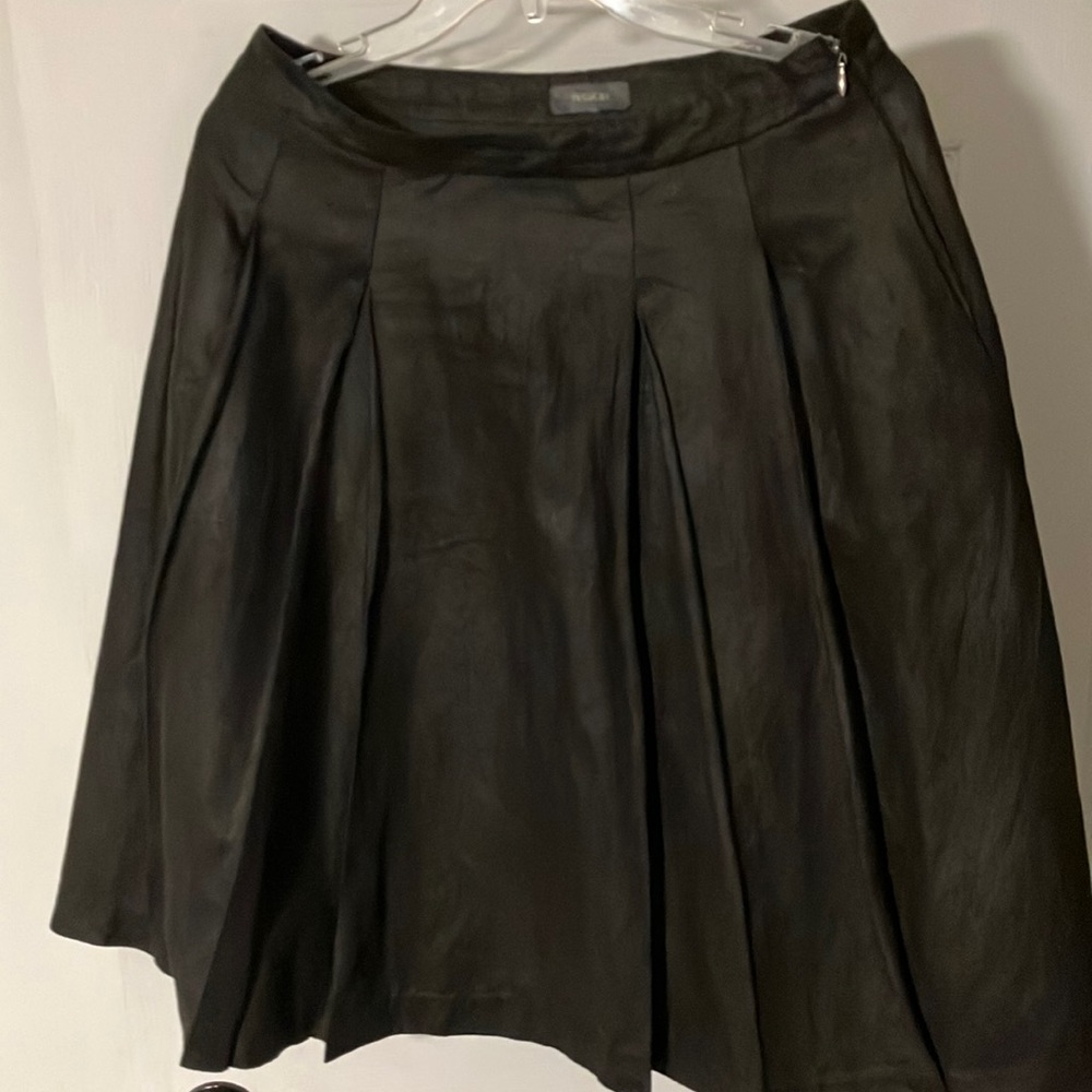Yessica pleated black skirt